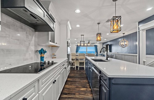 El Centro Beach House | Newly remodeled beachfront townhome - Sleeps 14