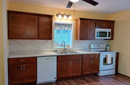 Butler House | Newly Remodeled 1900 Cottage