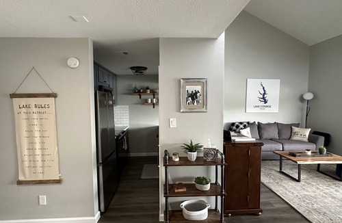 Montgomery Condo | Newly remodeled 2 bedroom condo with beautiful lake view.