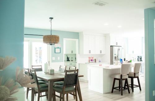 Bay Area House | Newly Remodeled 3 Bed2 Ba, Hot Tub, Pet Friendly
