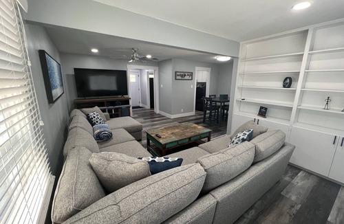 Topeka House | Newly remodeled 3br/1ba home~SW Topeka location~Sleeps 6