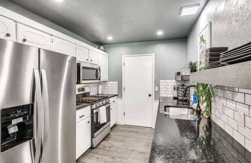 South Oklahoma City House | Newly remodeled 5BD- just 10 mins from airport!