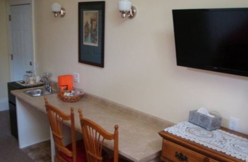 Randolph House | Newly Remodeled ADA Compliant Suite