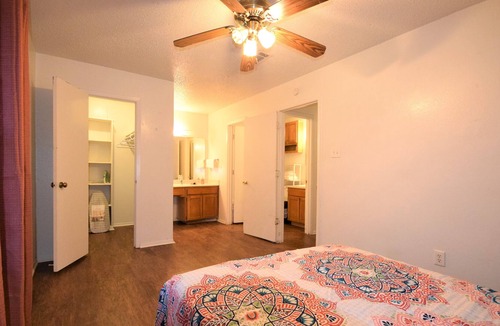 Fort Worth Apartment | Newly Remodeled and Furnished 2 Bed 1 Bath Unit in a 4-Plex with W/D
