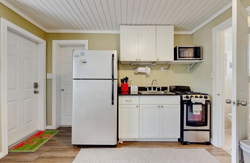 Marathon House | Newly remodeled, bayfront studio with dock, views & open water access