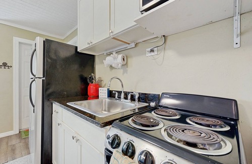 Marathon House | Newly remodeled, bayfront studio with dock, views & open water access