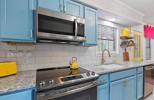 Thunderbolt House | Newly Remodeled! Bright & Spacious home! Sleeps 8