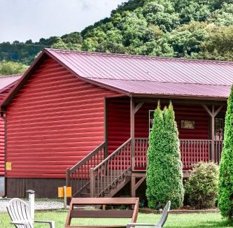 Cherokee House | Newly Remodeled Cabin Just few Mins to Casino, Rail and Smoky Entrance