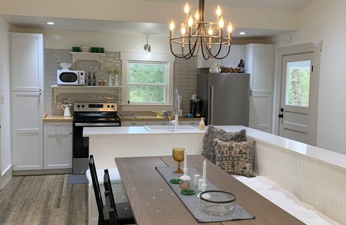 Hudson Cottage | Newly remodeled Cottage, modern and charming