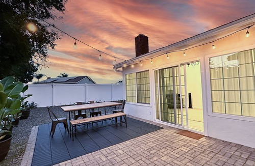Lake Forest House | Newly Remodeled Cozy Coastal Feel Home