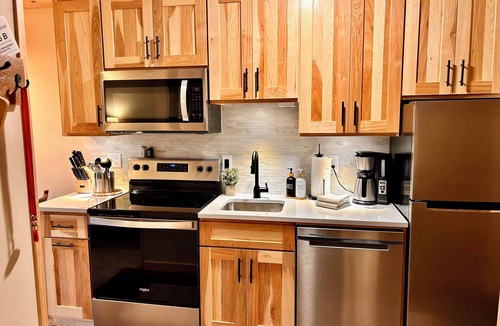 Lutsen Condo | Newly Remodeled Fireplace Studio Ski-in/Ski-Out Condo-Balcony, Pool & Hot Tub