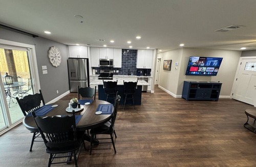 Arlington House | Newly Remodeled Haus of Blues Arlington King Beds