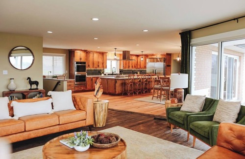 Williamstown House | Newly remodeled! Holland Farms is located in the Golden Triangle of Northern KY!