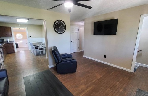 Byrdstown House | Newly Remodeled House with Game Room