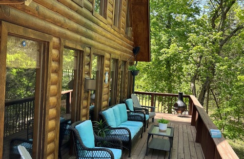 Golden House | Newly remodeled Lake Frontage Cabin Hot Tub Arcade 2 Fire pit areas TRIPLE Decks