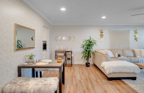 Pinole Condo | Newly remodeled light filled condo