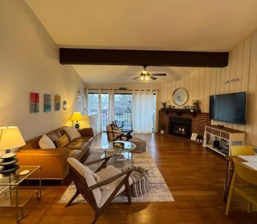 Lake Geneva Apartment | Newly Remodeled Mid-Century Modern Lake Condo