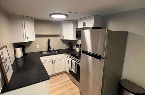 Savage House | Newly remodeled MIL Suite-Long&short term ok