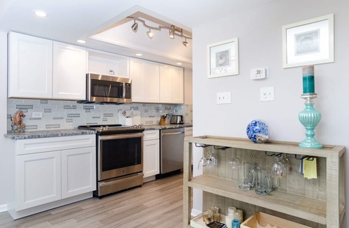 Wrightsville Beach Condo | Newly remodeled oceanfront condo in Station One!