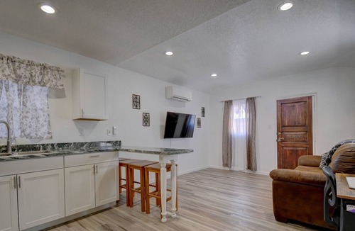 Raynolds Addition House | Newly Remodeled Private Casita