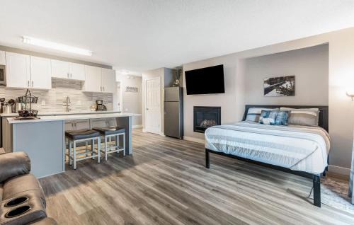 Bend House | Newly Remodeled Top-floor Condo near Downtown Bend