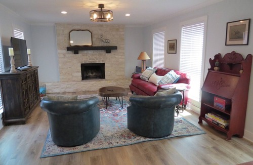 Salado House | Newly remodeled townhouse with easy access to quaint, downtown Salado.