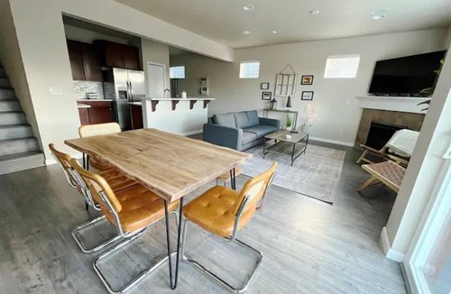 Aloha House | Newly remodeled w/creek view