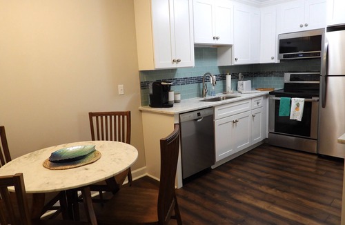 Demere Park Condo | Newly Remodled Coastal Condo