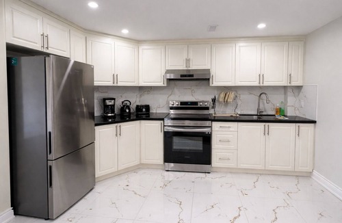 Orangeville Apartment | Newly Reno’d Basement Suite w/Private Access—10 min walk to Headwaters Hospital