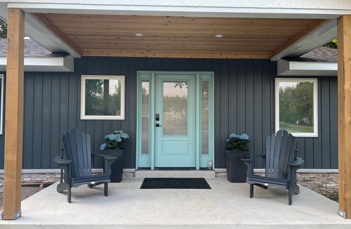 Pointe aux Roches Cottage | Newly Renovated Waterfront Cottage Lake St. Clair