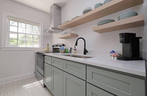 Durham House | *Newly Renovated* 1 BR Bungalow near DT Durham