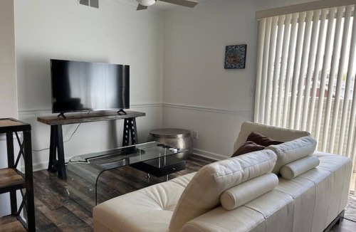 Mount Airy Condo | Newly Renovated 2 Bed Condo mins from Downtown!