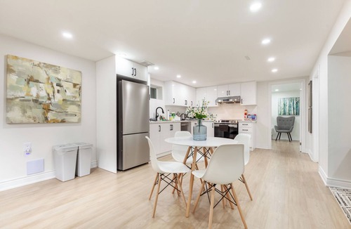 Richmond Hill House | Newly renovated 2 bedroom suite lower level.