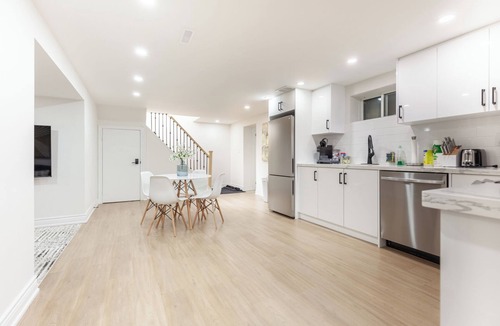 Richmond Hill House | Newly renovated 2 bedroom suite lower level.