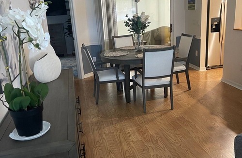 Sanibel House | Newly Renovated 2BR/2BA + Golf Cart, WiFi & Streaming!