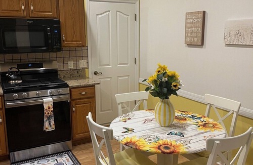 Sanibel House | Newly Renovated 2BR/2BA + Golf Cart, WiFi & Streaming!
