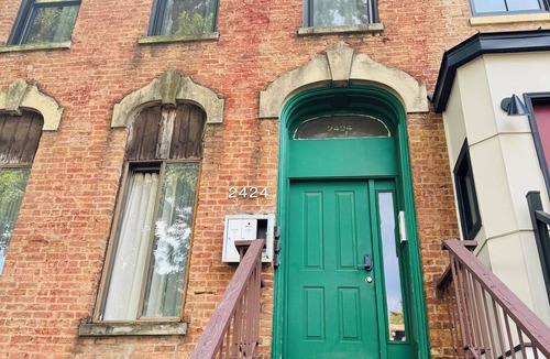 Sheffield and DePaul Apartment | Newly Renovated 2BR Unit Near DePaul University