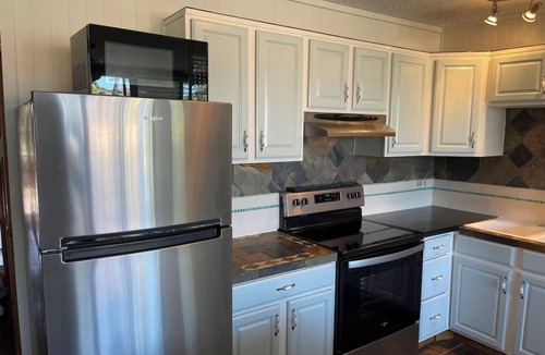 Kuau Condo | Newly renovated 2nd floor condo — 150 yards from Mama’s Beach!