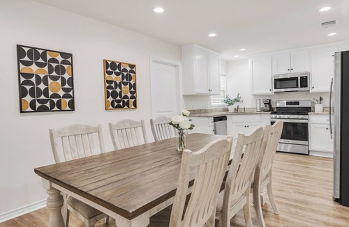 North Oakwood House | Newly Renovated 3 bedroom home near Texas A&M