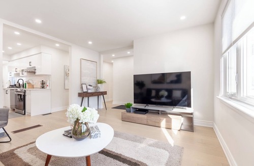 Richmond Hill House | Newly renovated 3 bedroom unit Richmond Hill