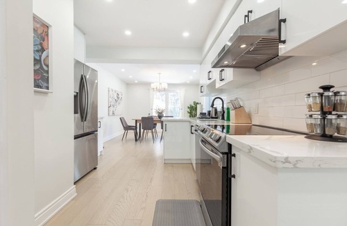 Richmond Hill House | Newly renovated 3 bedroom unit Richmond Hill