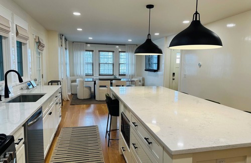 Deerfield House | Newly renovated 3bedroom 2bath house near Deerfield Academy Behmis, Eagle Brook