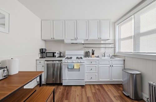 Nonantum Apartment | Newly Renovated 3Br Apt Near Boston + Parking