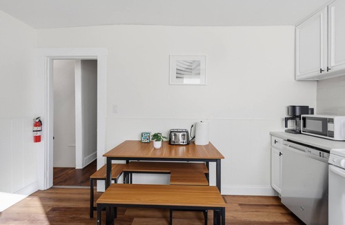 Nonantum Apartment | Newly Renovated 3Br Apt Near Boston + Parking
