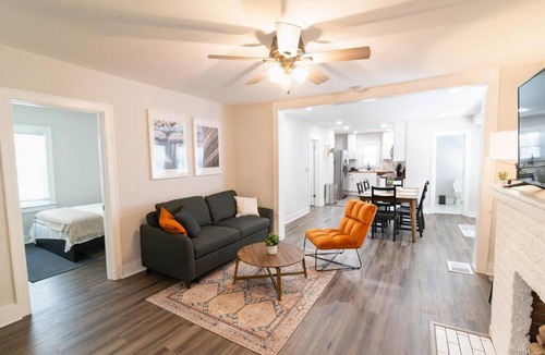 Independence House | Newly Renovated 3BR with Private Yard and Parking!