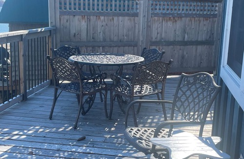 Crown Point Cabin | Newly renovated 4-bedroom 2 bathroom cabin right on the shores of Lake Champlain