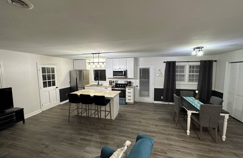 Durham House | Newly Renovated - 5minutes/Downtown