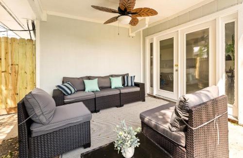 Port Arthur House | Newly Renovated 6BR 3BA Port Arthur Home with Hot Tub