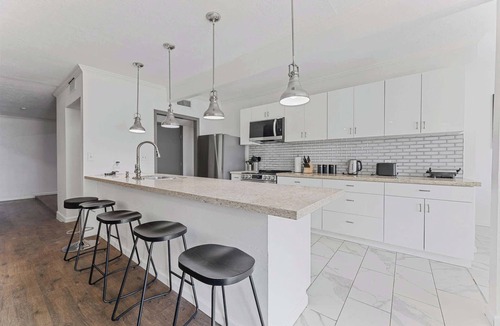 Port Arthur House | Newly Renovated 6BR/3BA Port Arthur Home with Hot Tub