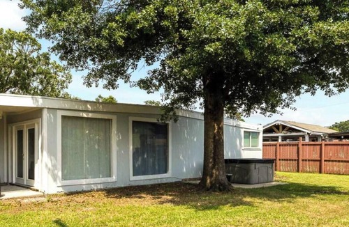 Port Arthur House | Newly Renovated 6BR/3BA Port Arthur Home with Hot Tub